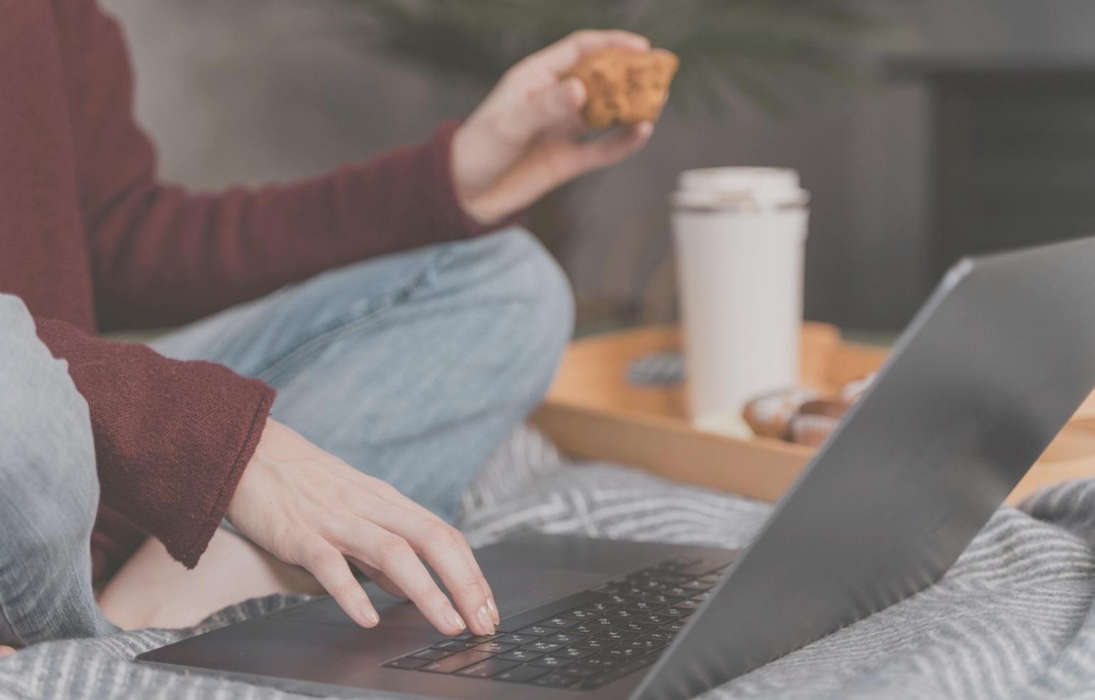 Session de formation en modélisation financière avec tableaux et analyses